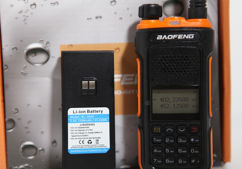 نمایندگی خرید فروش قیمت باتری بیسیم باوفنگUV10